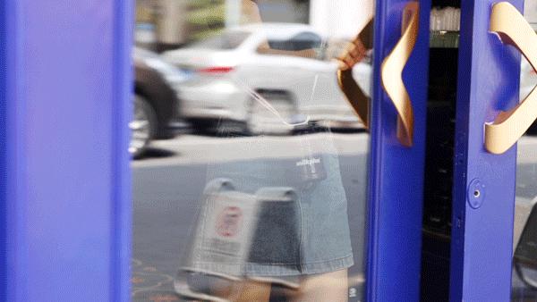 milk+总店终于回归,电光蓝「水桶泰奶」上线