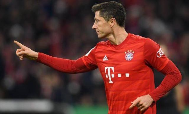 欧冠11球杀手突然倒下！胫骨骨折缺阵4周恐无缘C罗大神纪录