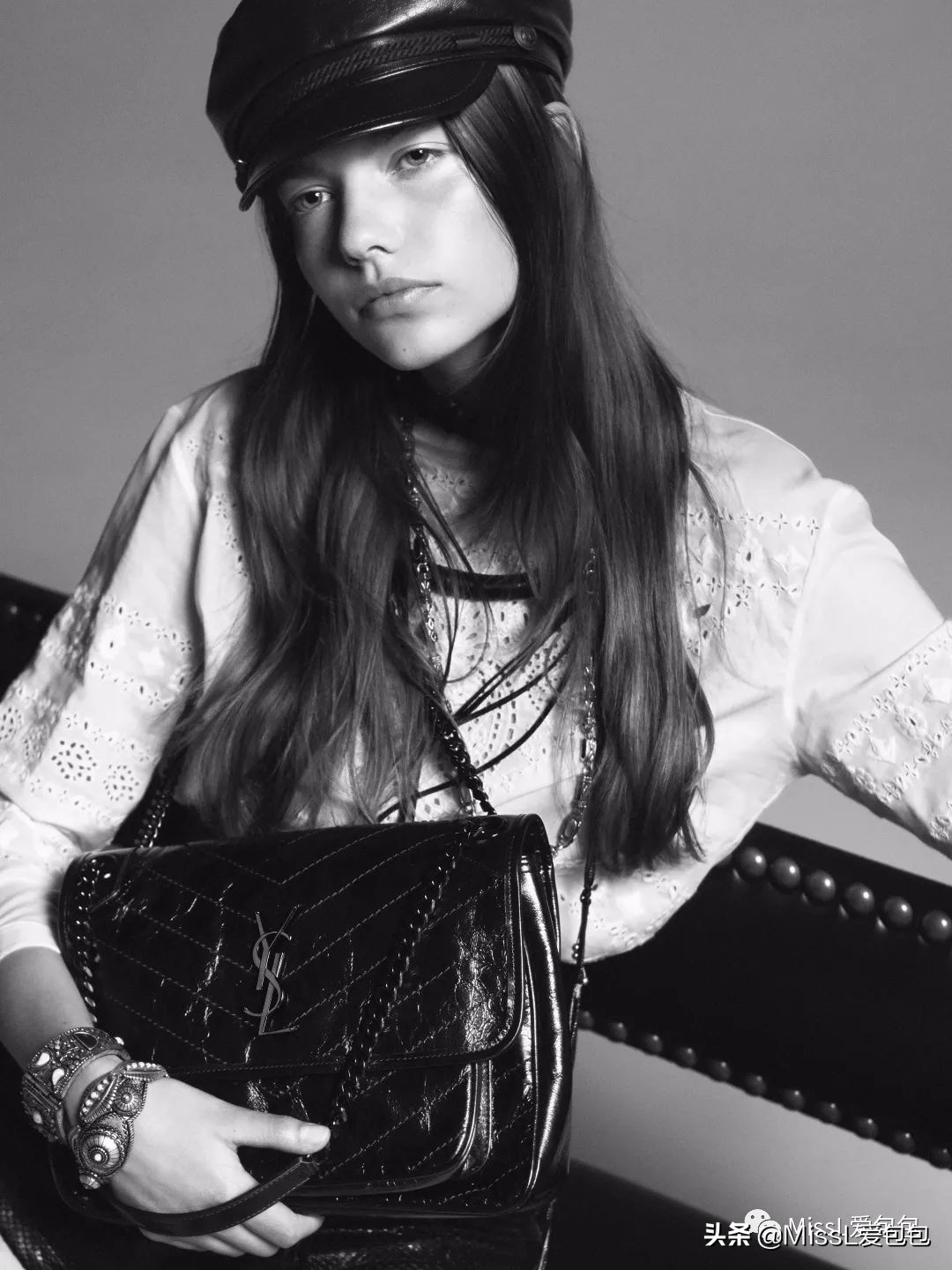 ysl圣罗兰最便宜的包多少钱,ysl圣罗兰化妆包红丝绒