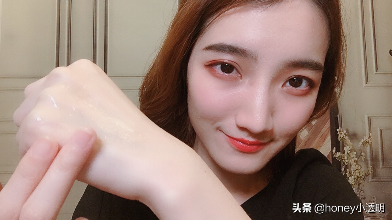 去黑眼圈的眼霜咖啡因,成分温和去黑眼圈的眼霜