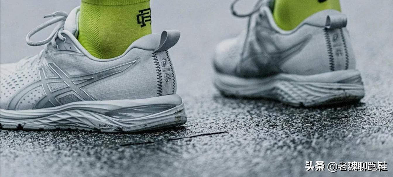 就算是慢跑鞋之王,也顶不住了:全年亏损1.5亿,连续4年下滑