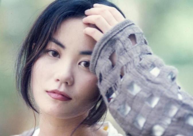 王菲的情史经历,王菲情史谈过几次恋爱