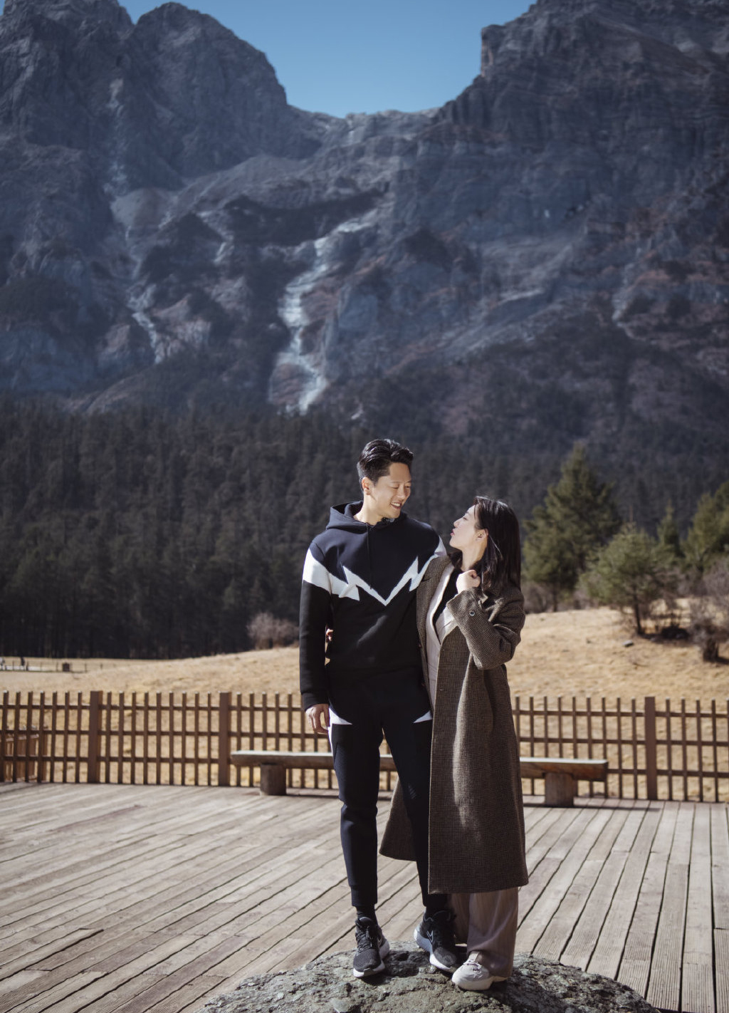 凌潇肃和唐一菲的吻戏,凌潇肃和唐一菲亲吻视频