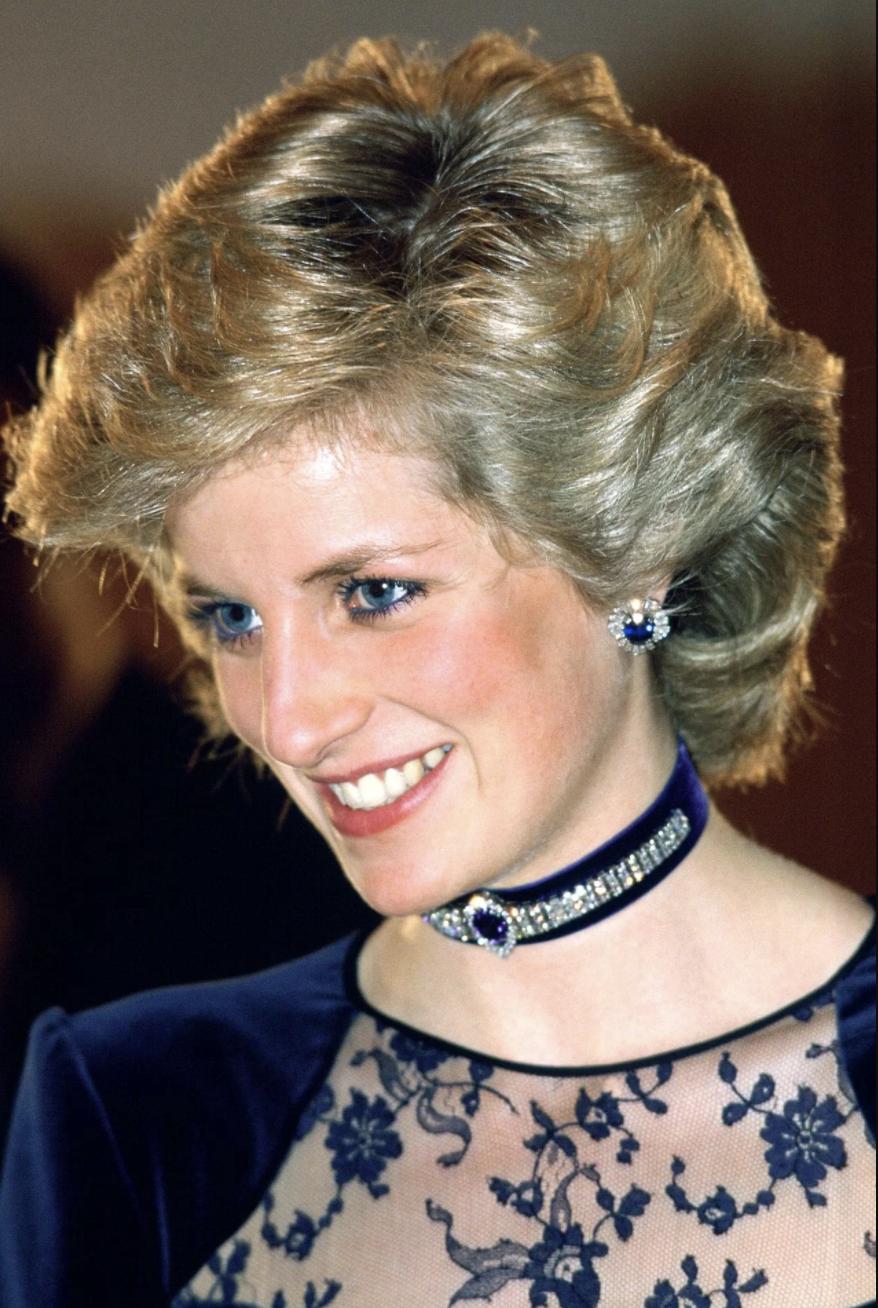 戴妃经典款戒指,戴妃蓝宝石珠宝