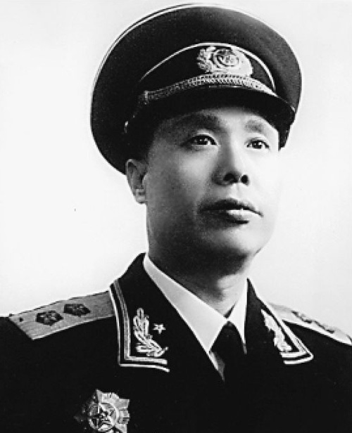 新四军中的上将有几人,新四军有几个副司令员