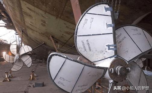大型船只的螺旋桨为什么那么小,大型船舶的螺旋桨有多快