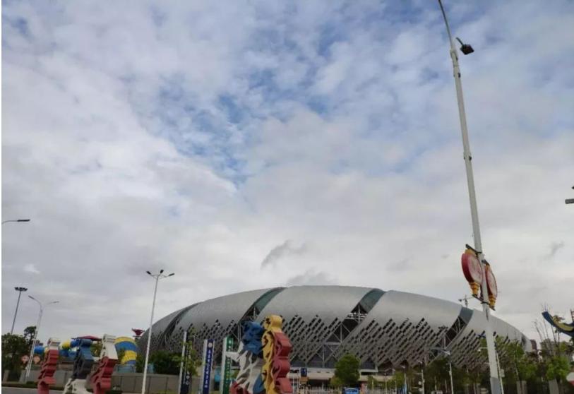 十年前的你我爱搭不理,十年前爱理不理十年后你高攀不起