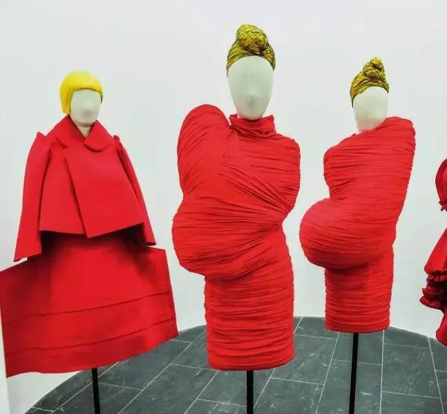 川久保玲年轻时的照片,川久保玲经典作品