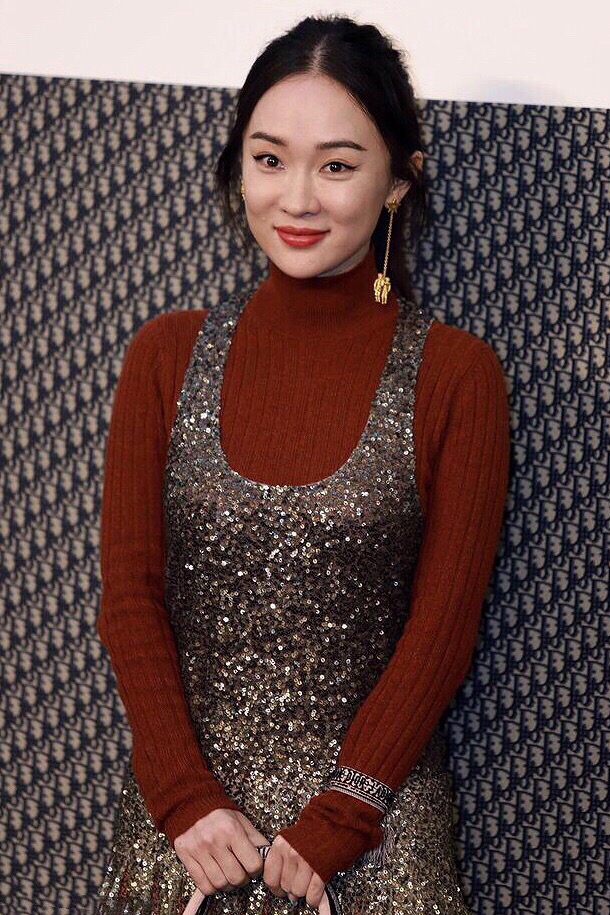 脸下垂衰老的迹象,25岁女性衰老脸下垂