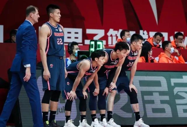 杜锋两广大战广厦,杜锋主力赵睿轮休