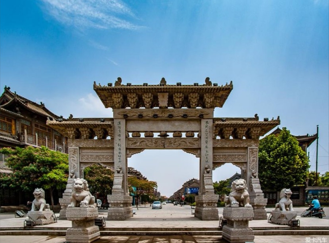 华山脚下的西岳庙,华阴华山之巅