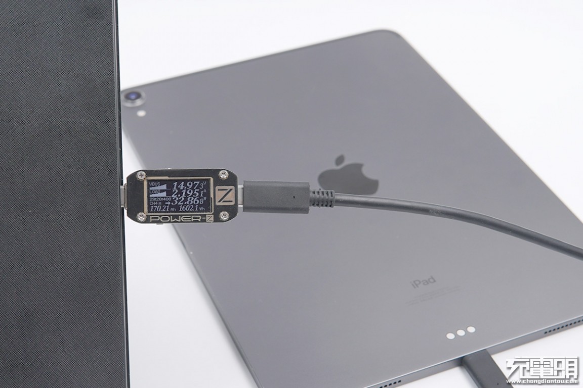 羽博20000毫安充电宝自带线评测,羽博充电宝插电