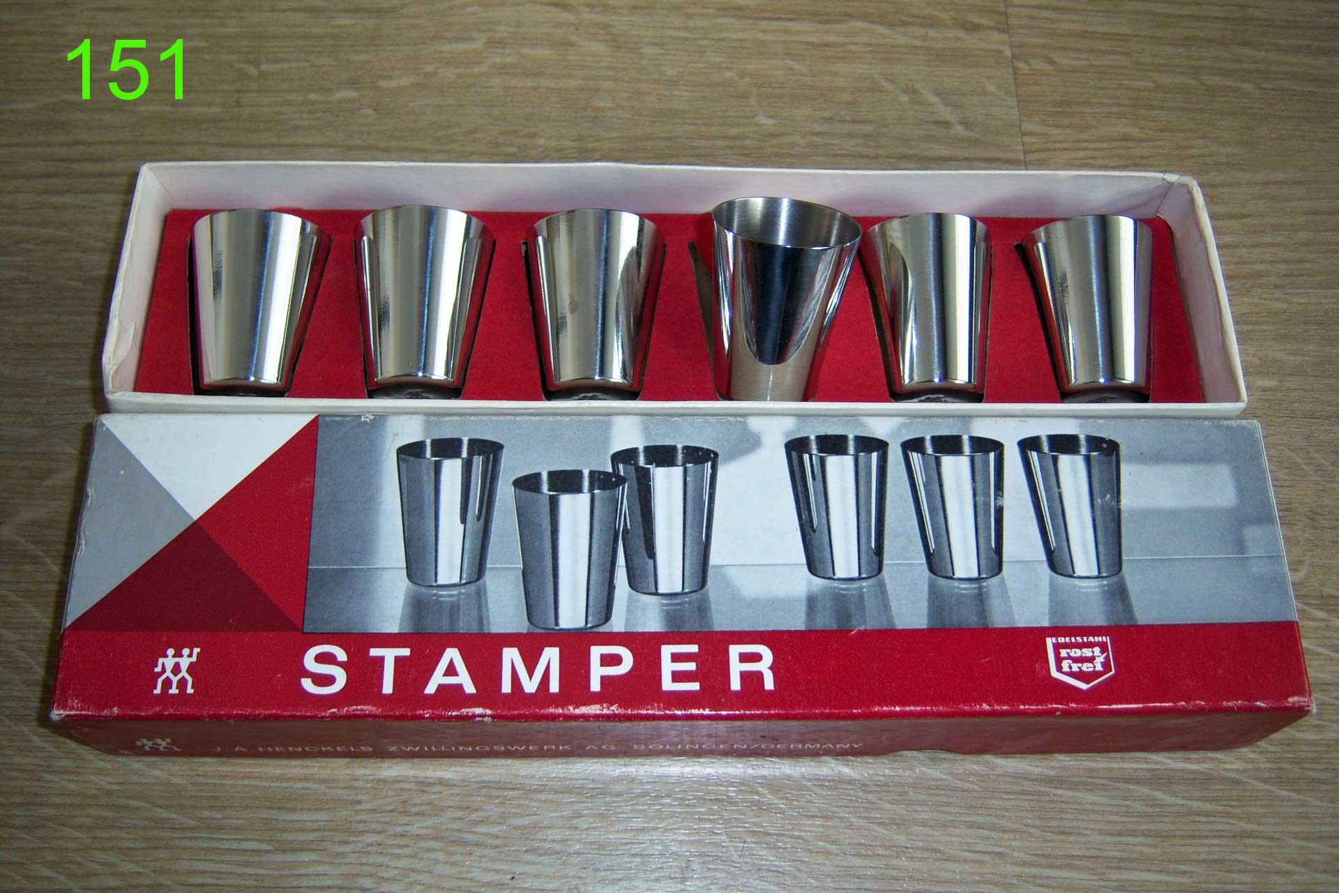 厨房餐桌上的世纪回眸：个人收藏双立人古物目录Season16