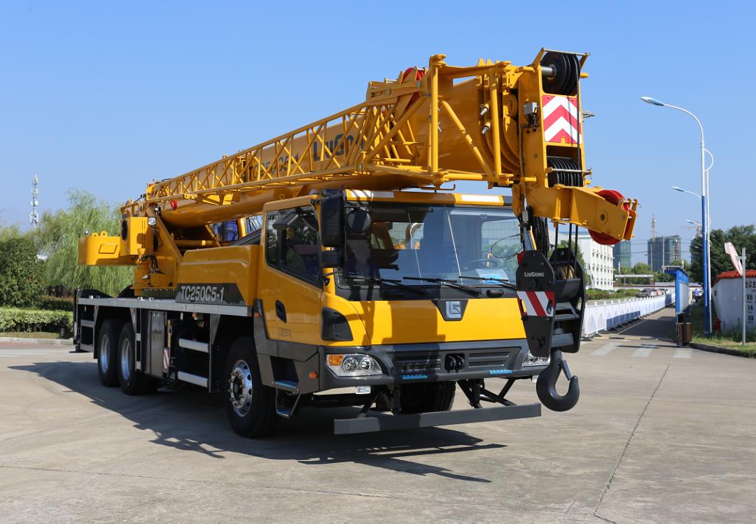 最真实的25吨吊车,25吨吊车三大件对比