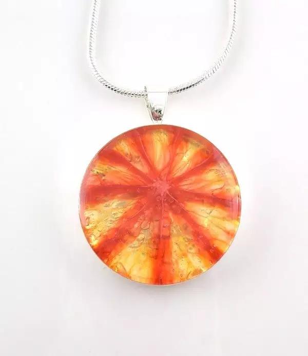 她把水果变成了“宝石”，6年卖出3143件，成美国最畅销的首饰