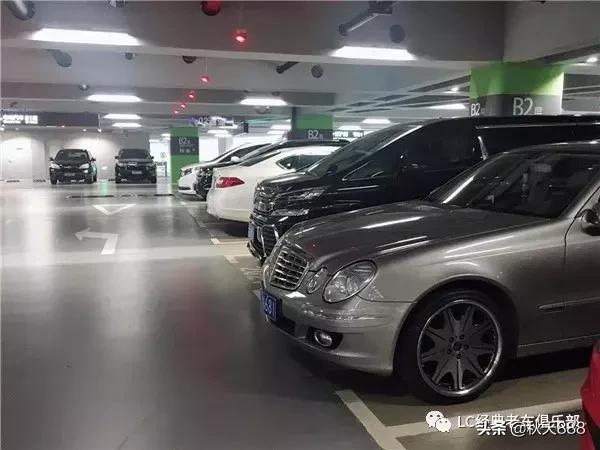 雪中的奔驰w211,向经典致敬奔驰w211