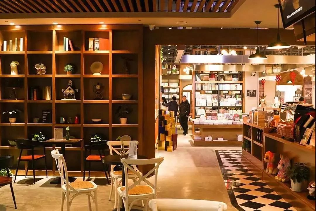 长沙华谊兄弟电影小镇圣诞树点灯,长沙华谊兄弟电影小镇拍照要钱吗