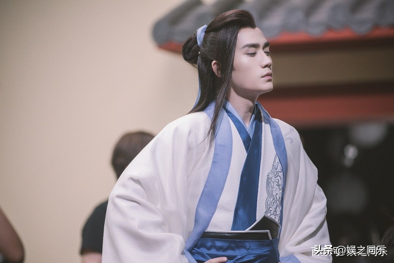 朱一龙为什么看着比刚出道好看,温柔沉稳朱一龙