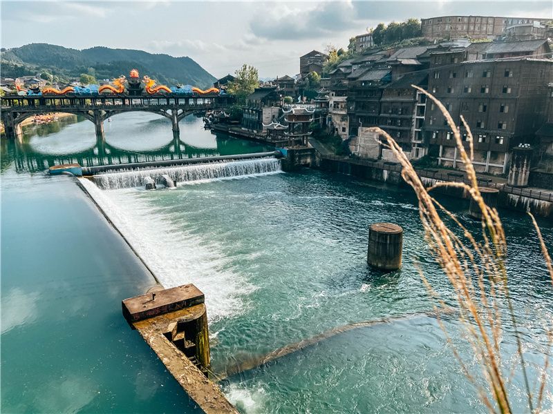 贵州除了千户苗寨还有其他玩的吗,贵州千户苗寨外的古镇