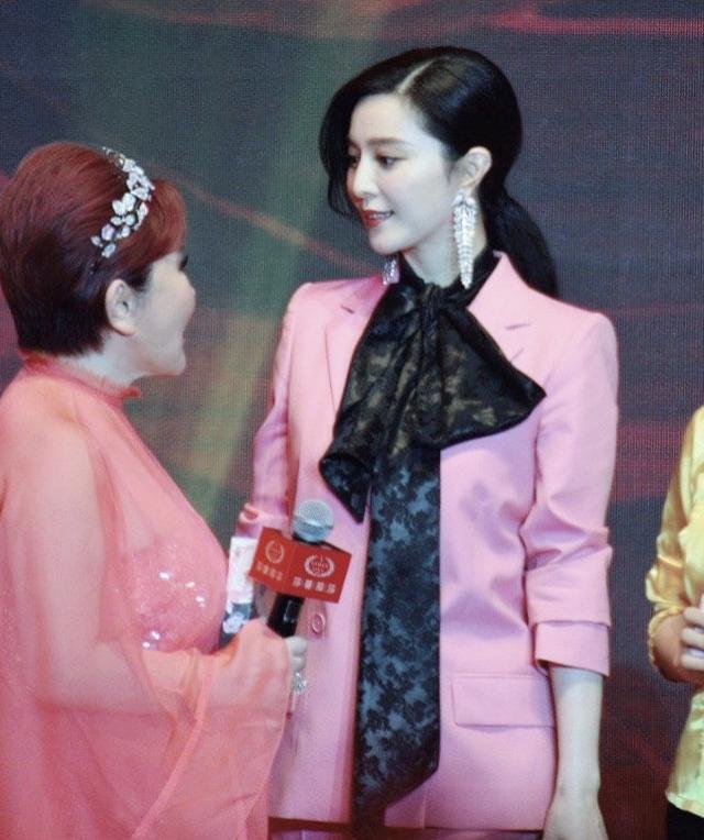 范冰冰穿亮片西服套装,范冰冰穿高定服