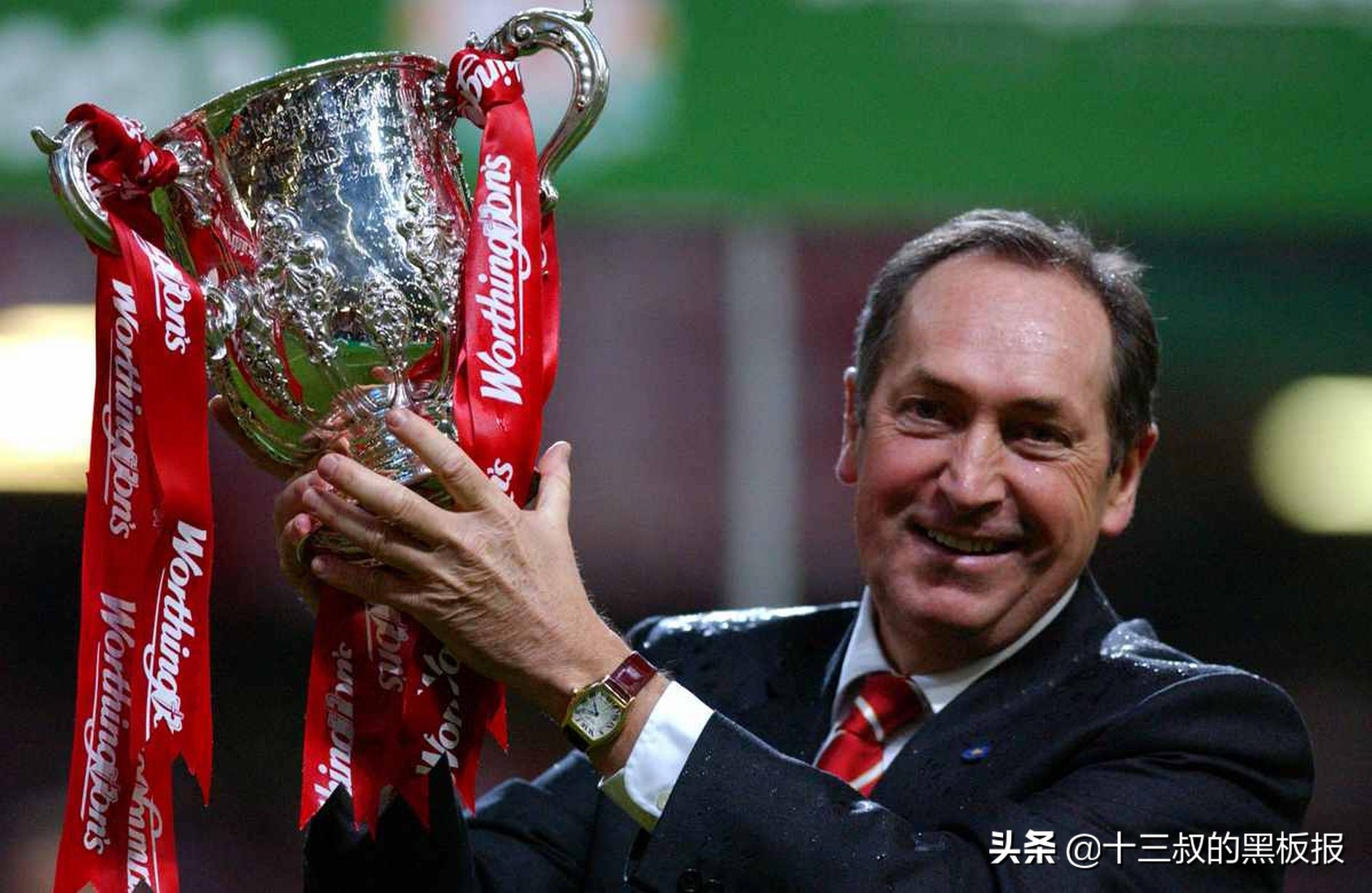 致敬那些逝去的足坛传奇,这些年逝去的足球传奇