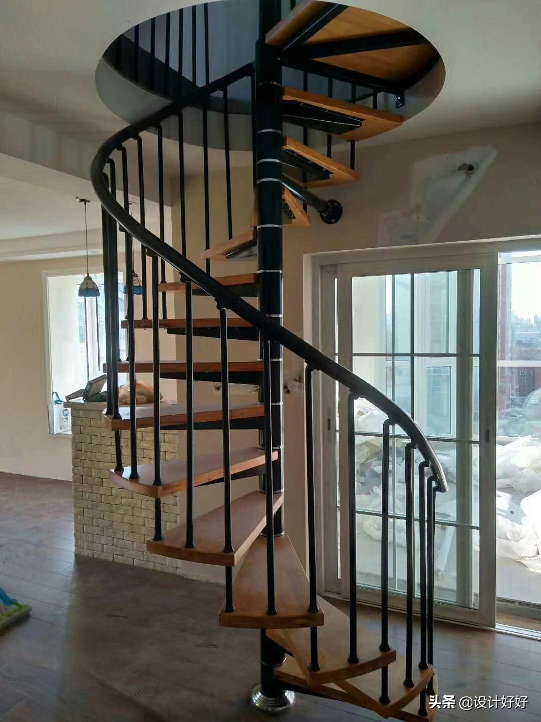 楼梯的宽度尺寸标准多少,自建房楼梯宽度最佳尺寸