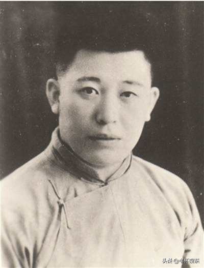 他是新四军，华东局潜伏上海最重经济特工，牺牲在上海解放前三天