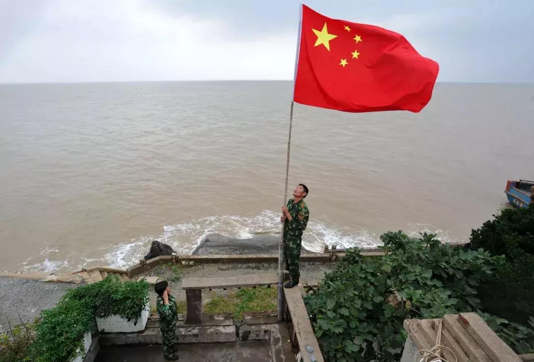 夜读|以芳华立誓，不负你眼中星辰熠熠