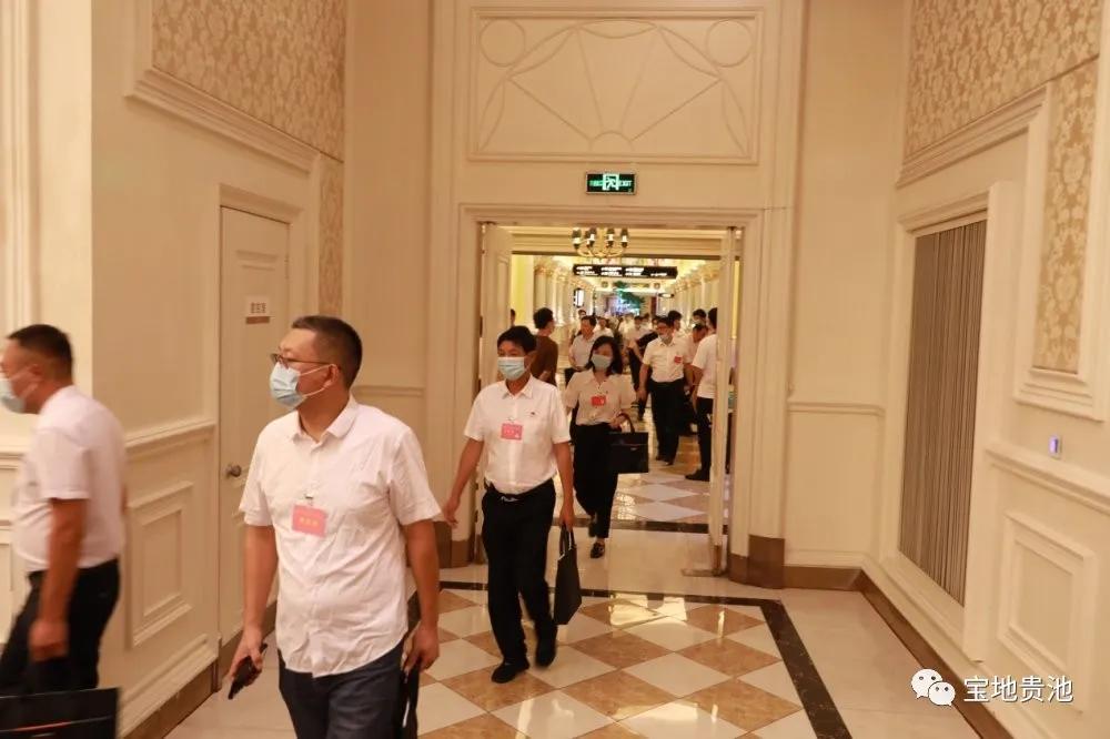 「聚焦*党**代会」步入崭新时代，拥抱更加美好明天！——区第五次*党**代会开幕侧记