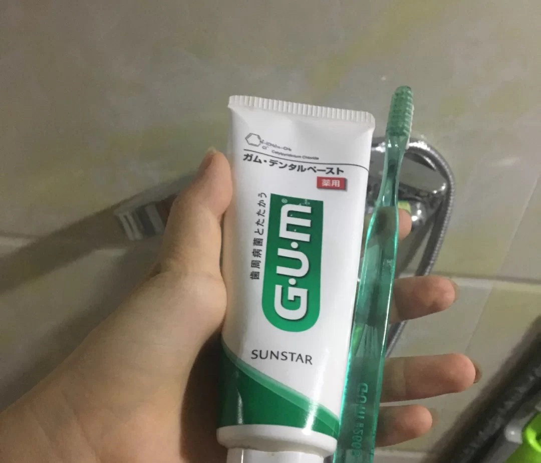 保持口气清新的牙膏推荐一下,口腔鲨鱼清新口气牙膏