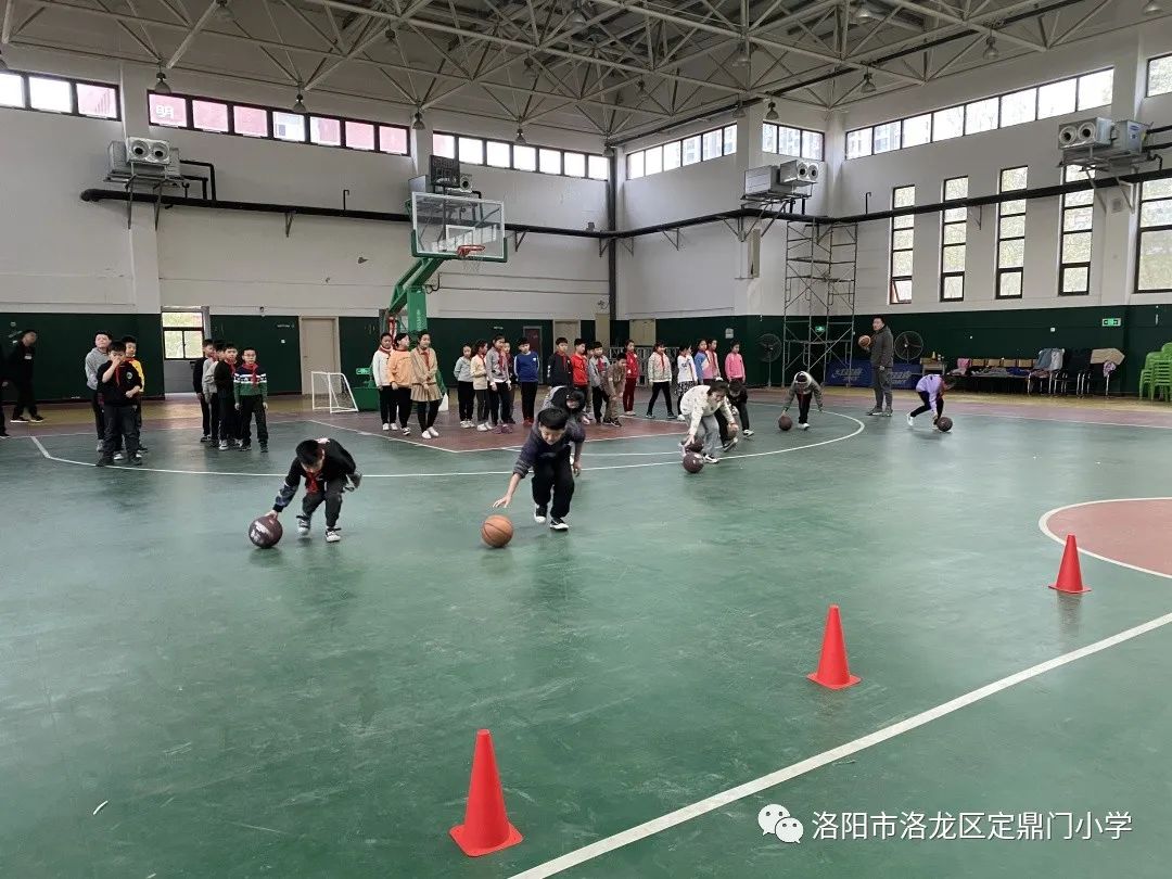 孟津会盟镇中心校教育同仁走进定鼎门小学