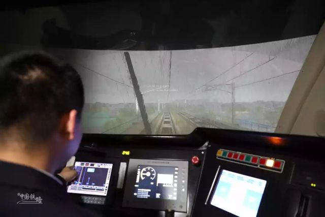 没有车厢也能跑,没有司机的高铁你敢乘坐吗