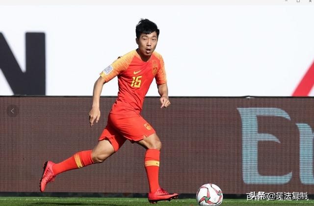 中国男足两球落后逆转取胜,中国男足乌龙视频