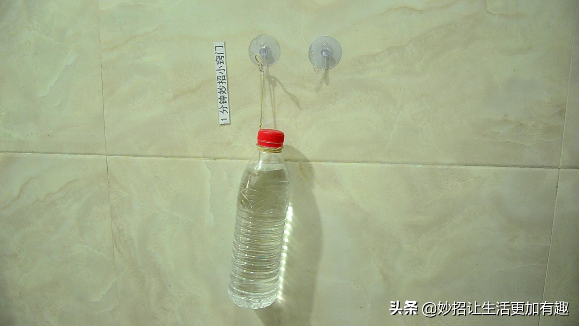 不伤墙壁的挂钩怎样粘才不会掉落,挂钩粘在地上怎么办