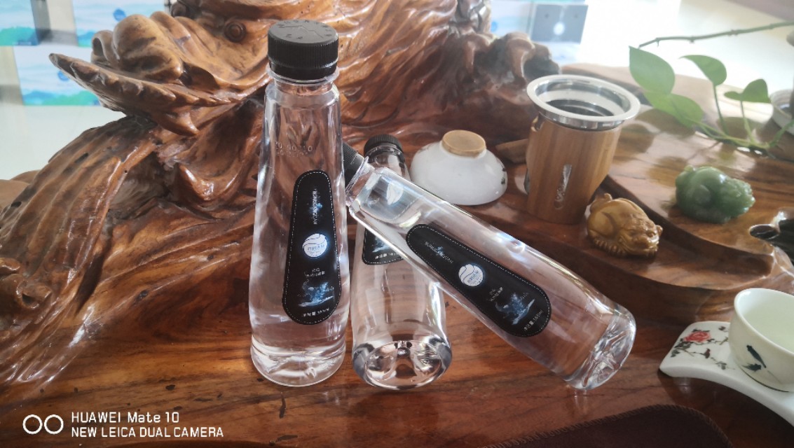 送世界一瓶好酒,给世界一瓶好水