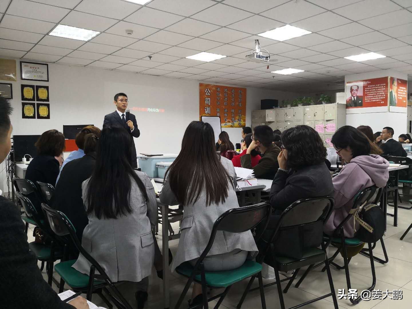 销售如何让客户喜欢上你,销售时如何正确吸引客户