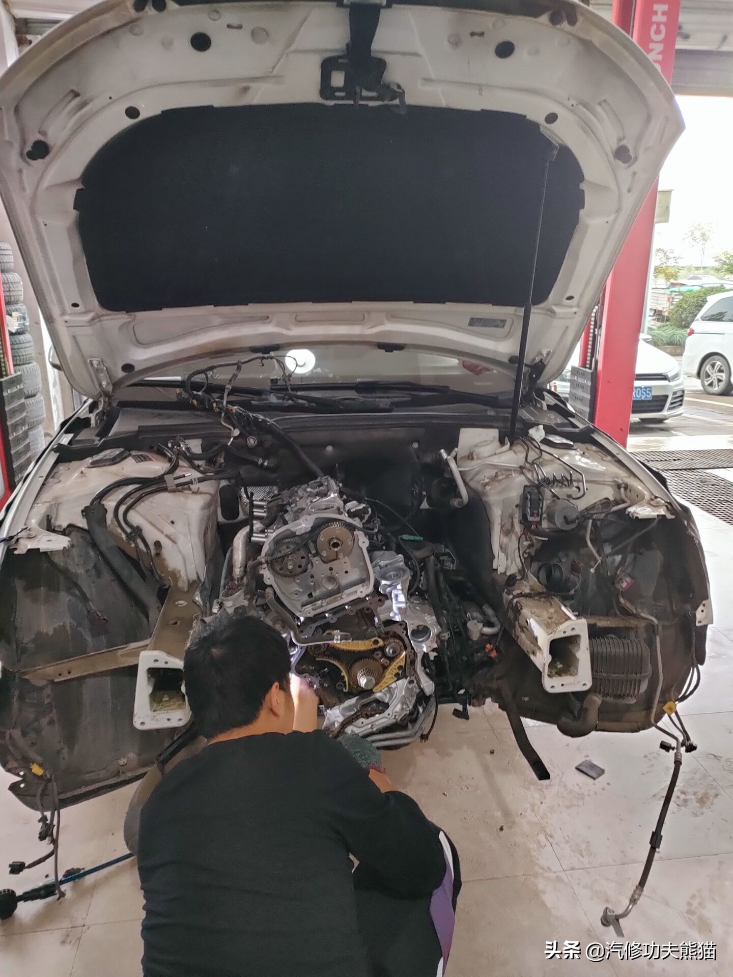 2013款奥迪a4l烧机油怎么解决,奥迪a4l突然全车无电是什么原因