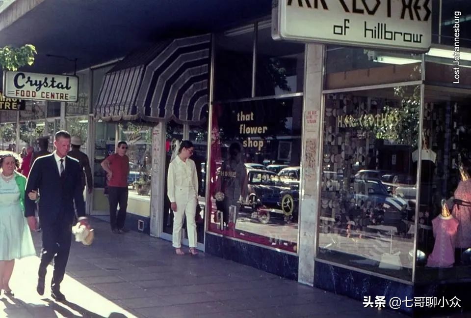 电影里的大厦倒塌现场,电影里建筑物突然崩塌的片段