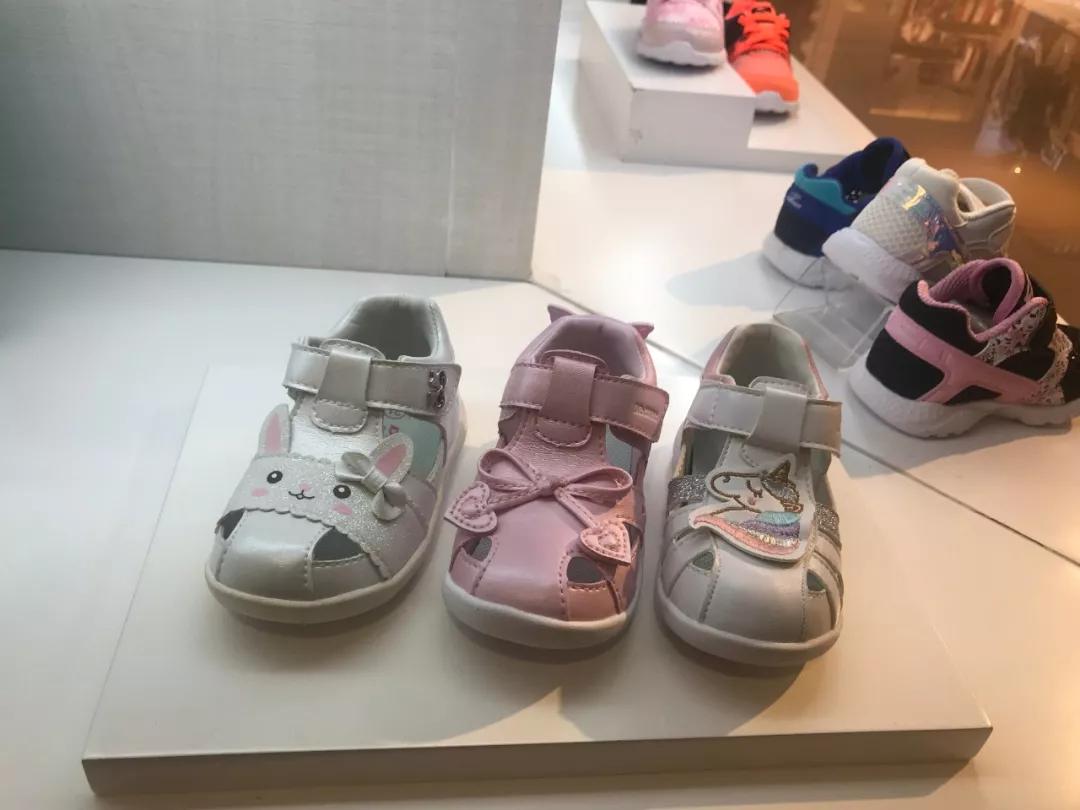 儿童凉鞋软底什么牌子好,儿童凉鞋哪种鞋底舒服