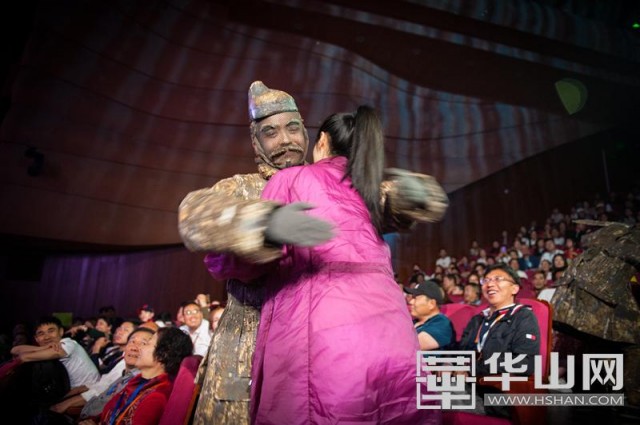 大型史诗舞台剧秦俑情震撼首演,秦俑情舞台剧在哪里举行