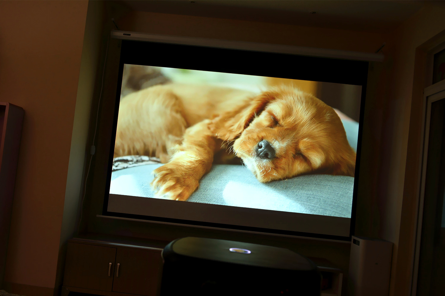 坚果4k超高清投影仪,坚果j10和当贝x3投影哪个好