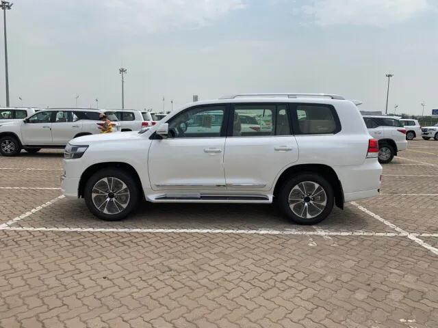 陆巡4600和5700有哪些优缺点,2019款陆巡中东版4600价格表