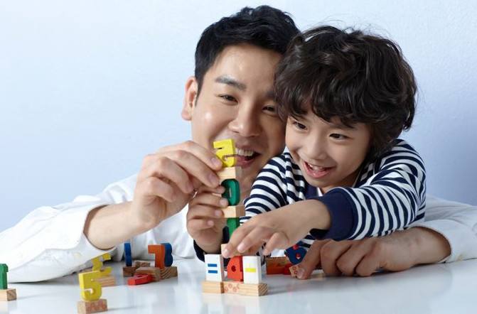 分享5个超简单的亲子游戏,50个亲子室内趣味游戏活动