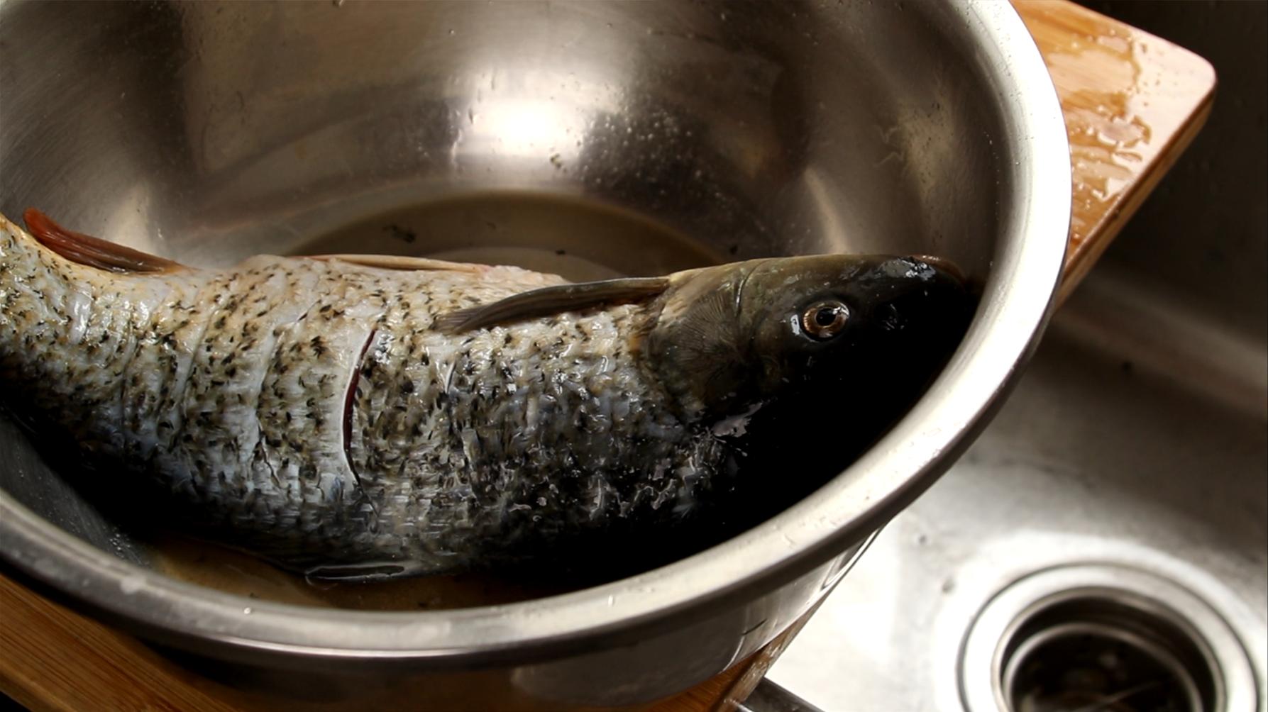 给鱼去腥技巧,鱼里加点醋可以除腥吗