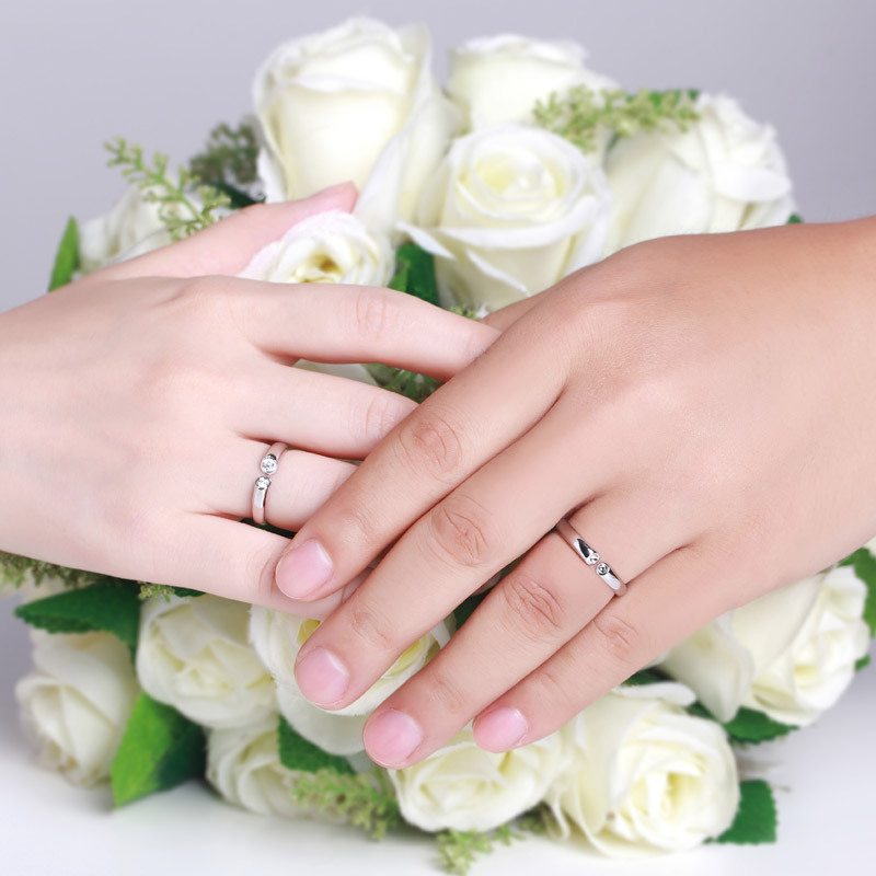 情侣送什么牌子的对戒,情侣对戒买什么的比较好