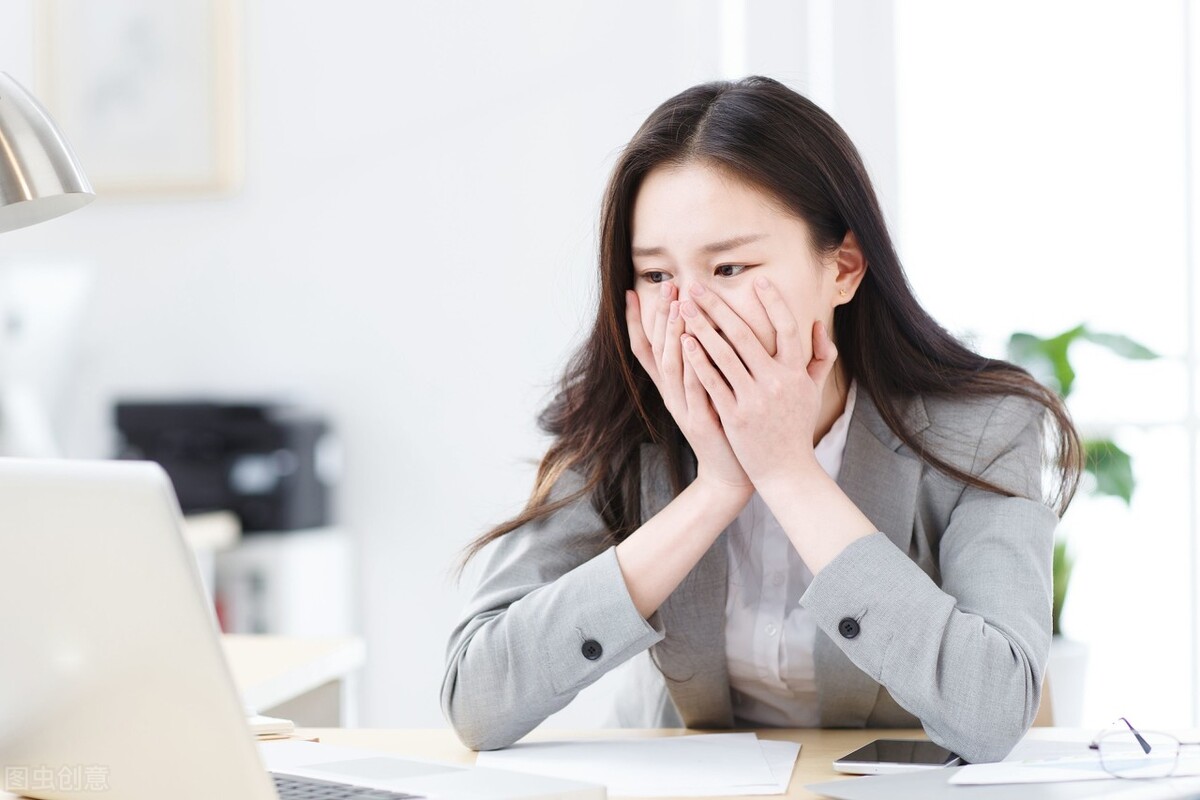 腿上的白癜风用啥药膏好,腿上长白癜风怎么根治