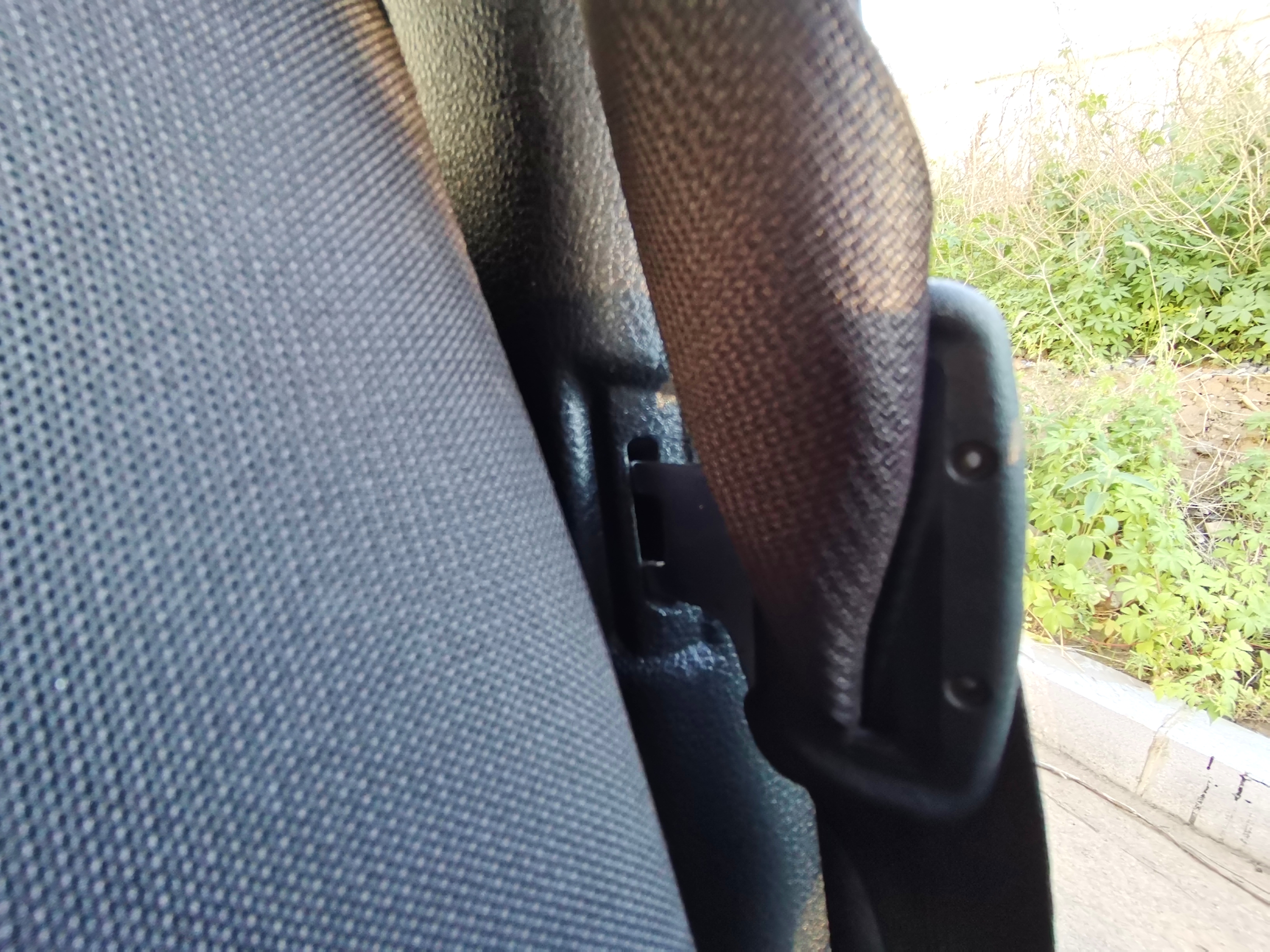 日产小面包车,实用家庭代步车日产骊威