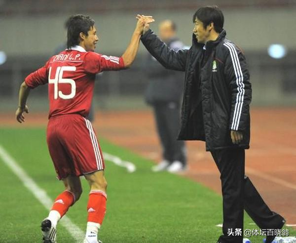 他是国足争议主帅!胜率历史第一却离奇被换,到底什么原因?