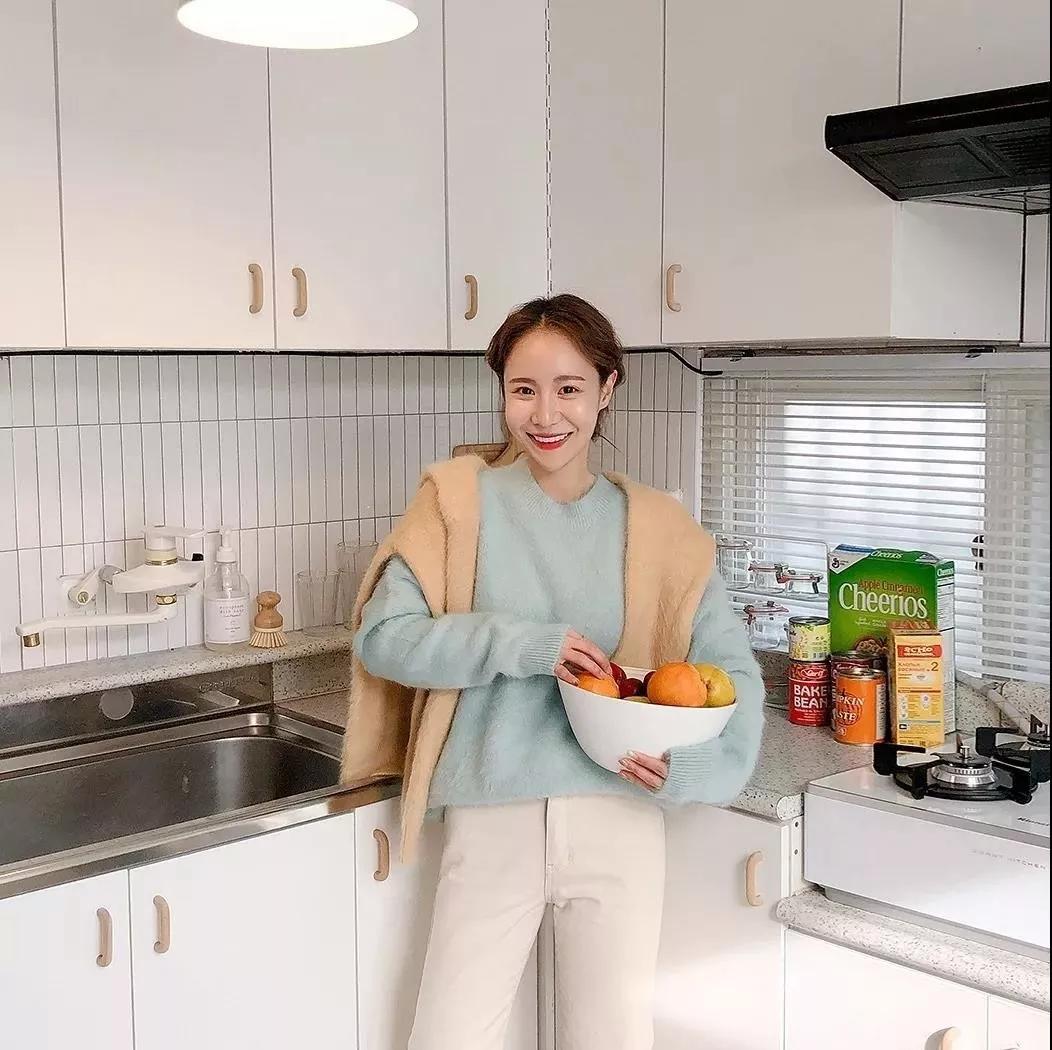 153的身高穿均码毛衣合适吗 (连衣裙披肩毛衣穿搭韩系小姐姐风)