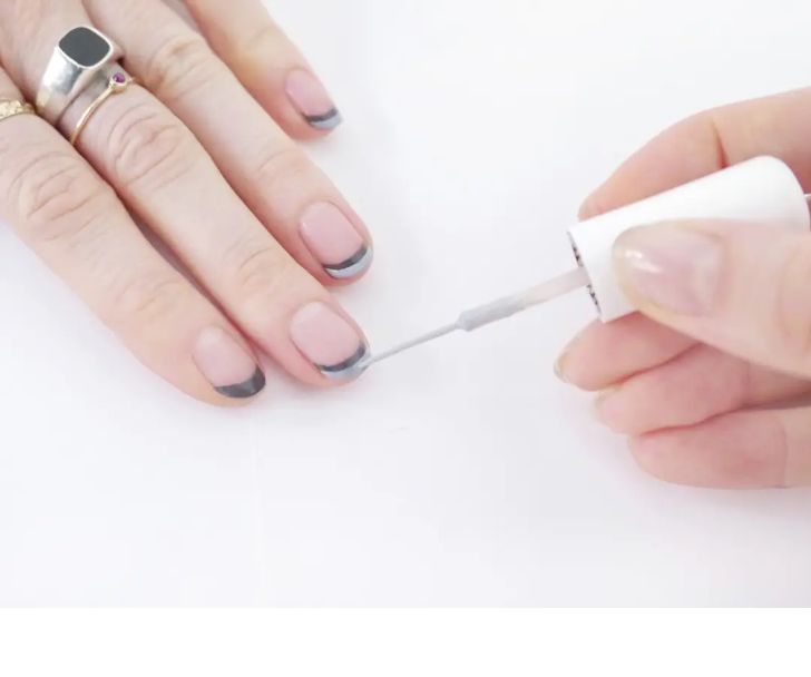 法式美甲怎么做好看,经典法式美甲的做法